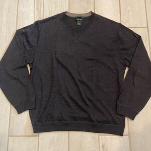 100% Merino Wool Marshall Field's Dark Gray V-neck Sweater Men’s Large